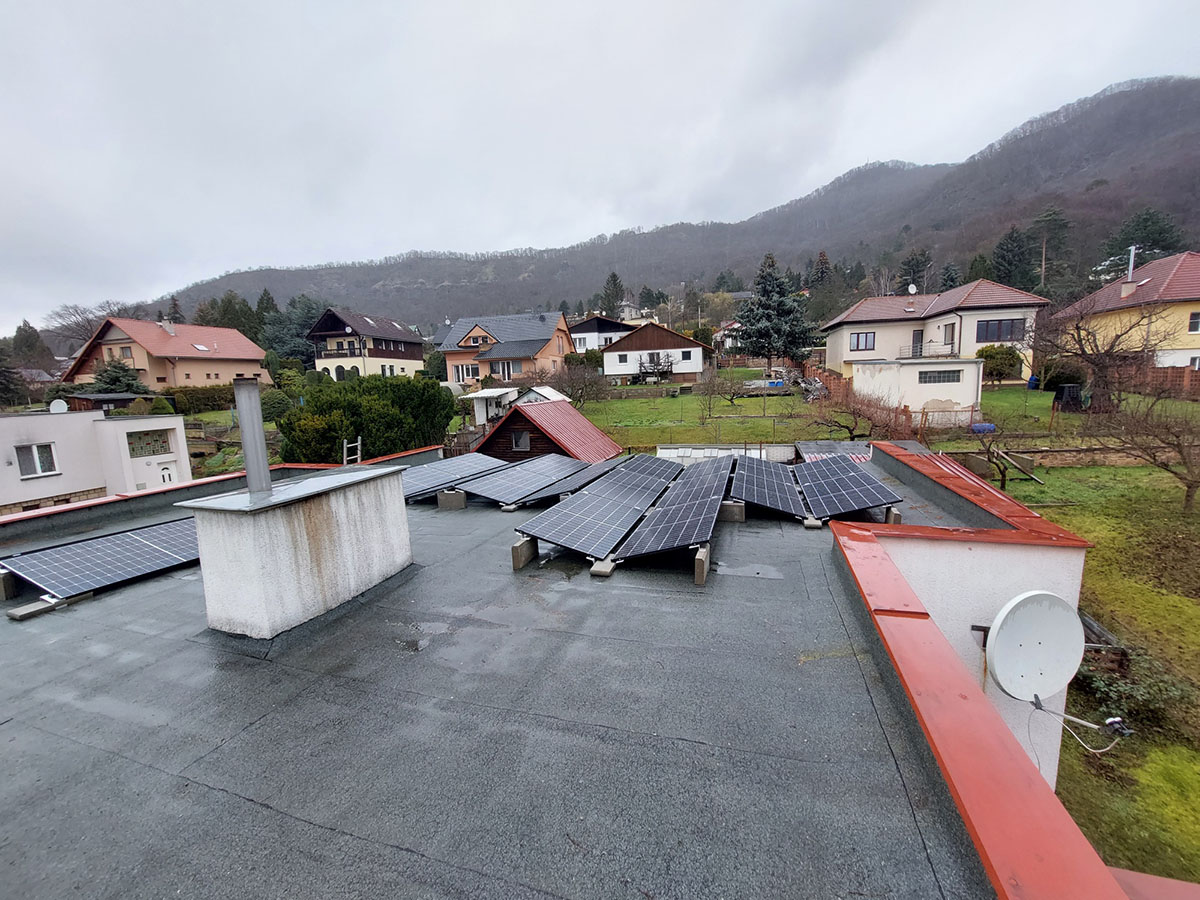 Antelon fve fotovoltaická elektrárna plochá střecha Brná